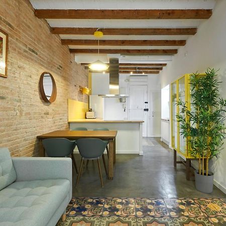 64 Apartment In A Typical Barcelona'S Old Building Bagian luar foto
