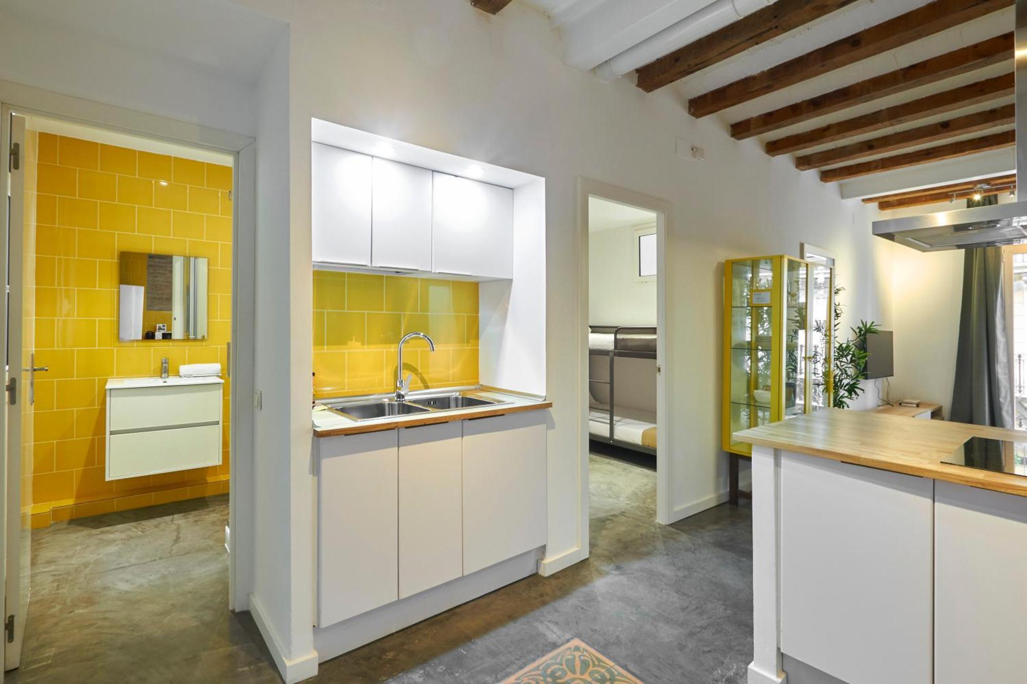 64 Apartment In A Typical Barcelona'S Old Building Bagian luar foto