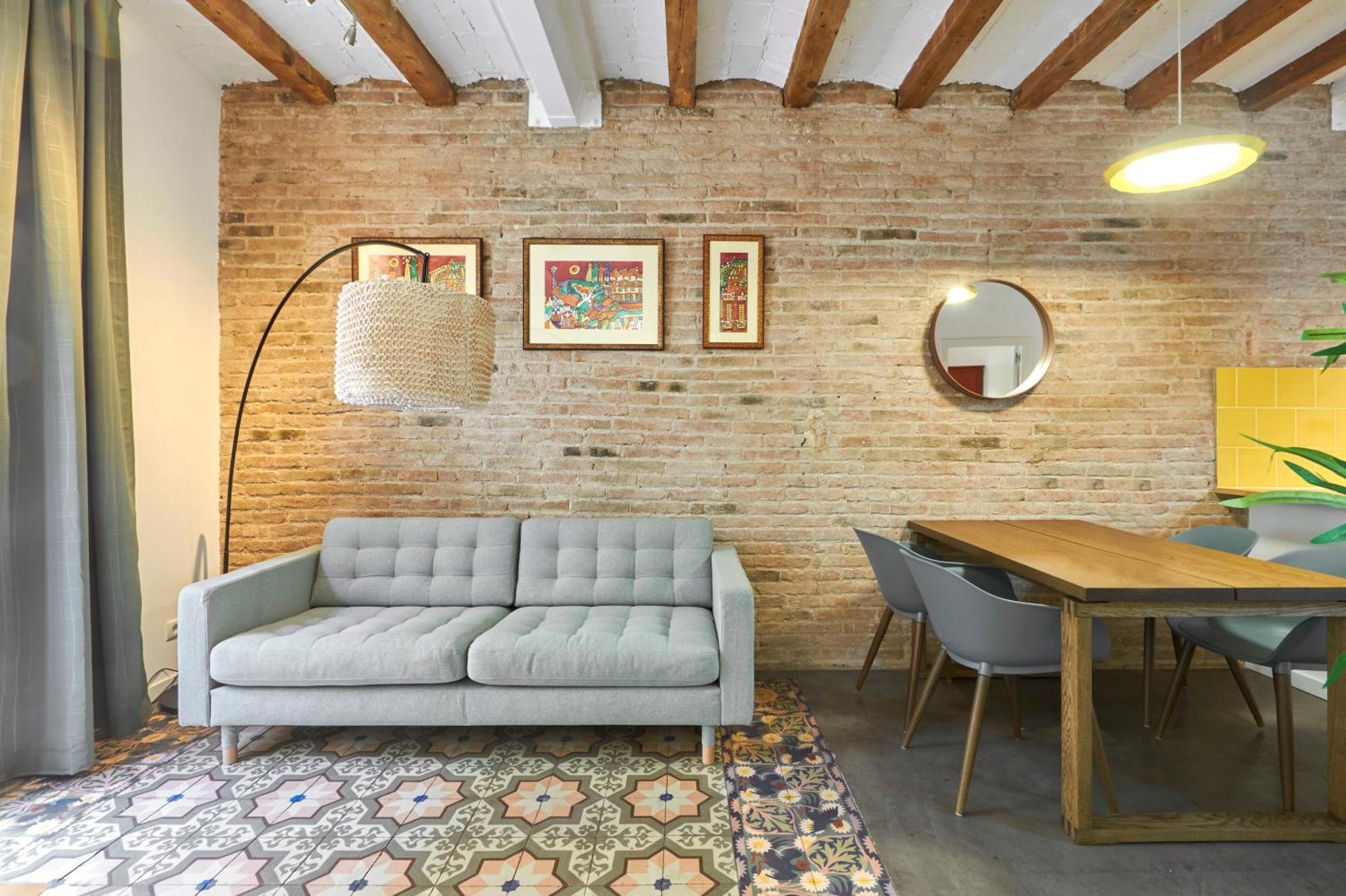 64 Apartment In A Typical Barcelona'S Old Building Bagian luar foto