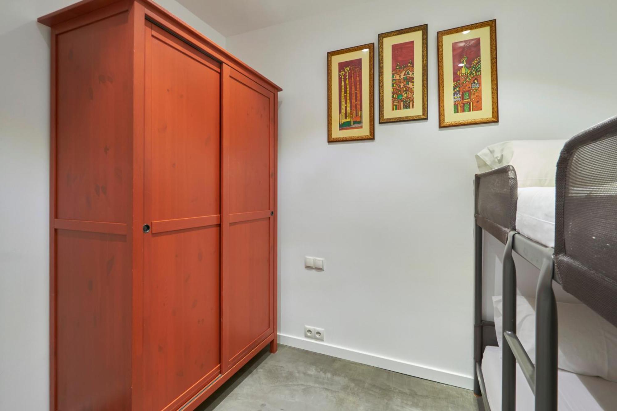 64 Apartment In A Typical Barcelona'S Old Building Bagian luar foto
