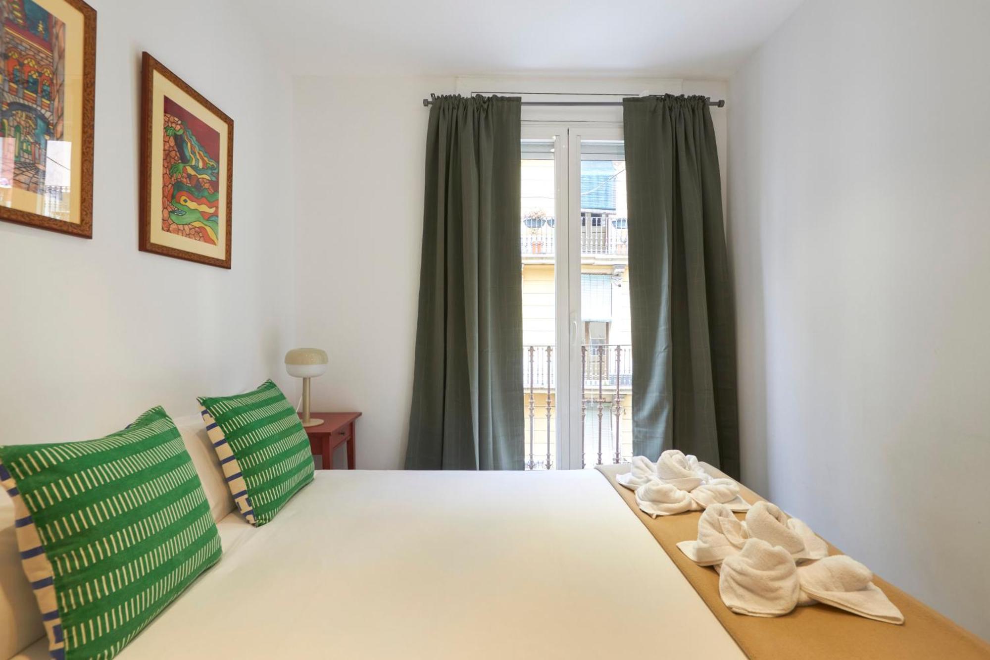64 Apartment In A Typical Barcelona'S Old Building Bagian luar foto