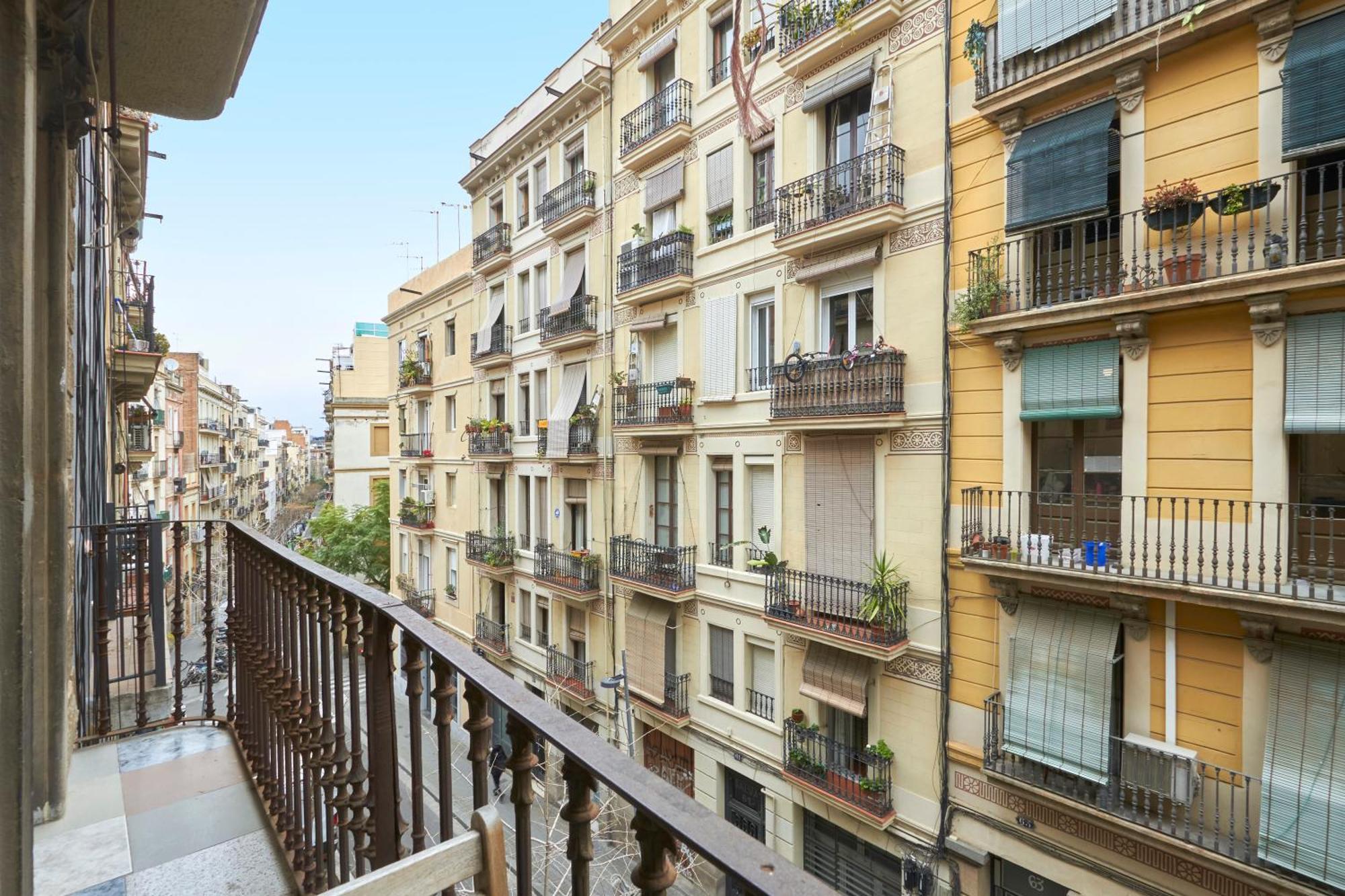 64 Apartment In A Typical Barcelona'S Old Building Bagian luar foto